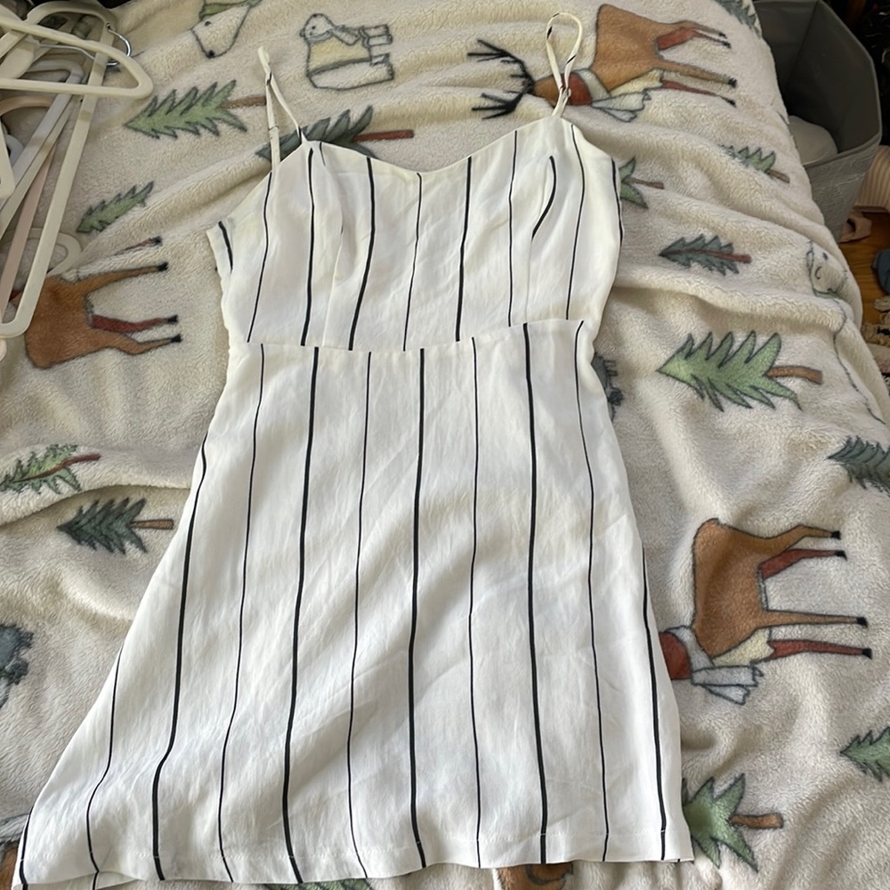 sophia and victoria, size small